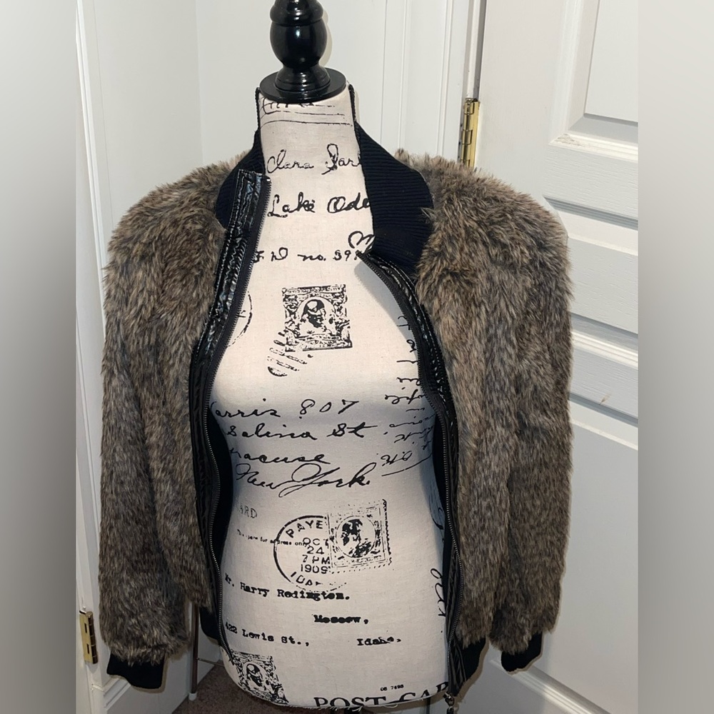 sz s. fur bomber jacket. vertigo paris.